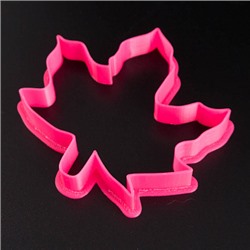 Вырубка для пряника "Кленовый лист" пластик, 11 см