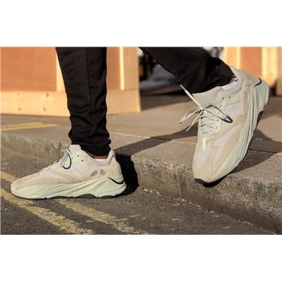 Adidas Yeezy Boost 700