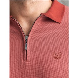 Лонгслив из мягкого фактурного трикотажа с плетеным воротником поло на молнии