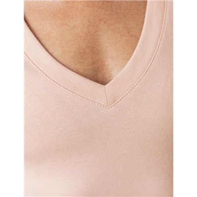 Футболка из плотного трикотажа с плетением риб 1*1