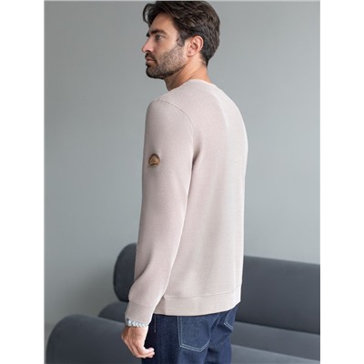 Джемпер легкий из фактурного эластичного трикотажа с принтом