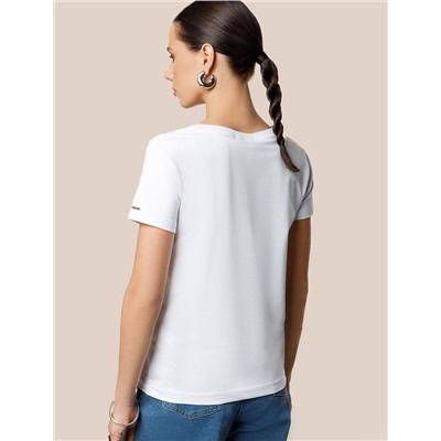 Футболка из премиального хлопка с V-образным вырезом