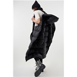 Пальто пуховое прямого силуэта черное