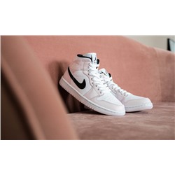Nike Air Jordan 1 mid barely rose w