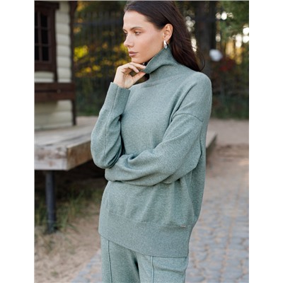 Свитер из пряжи с кашемиром