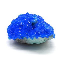 Коллекционный кварц с халькантитом 78*80*52мм, 346г