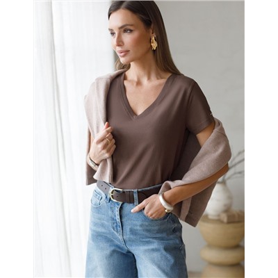 Футболка из премиального хлопка с V-образным вырезом