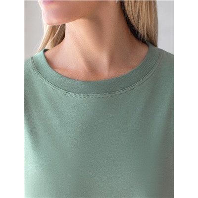 Платье из премиального хлопка с вышивкой на рукаве