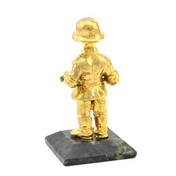 Фриц из бронзы на подставке из змеевика, 50*50*90мм.