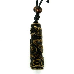 Подвеска на шнурке ДРАКОН НА ЦИЛИНДРЕ (пластик под кость), 1 шт.