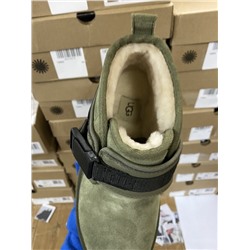 UGG-8570