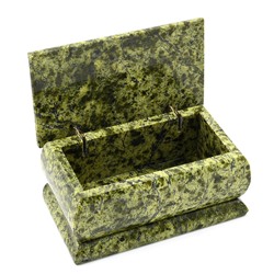 Ларец из змеевика с ящеркой 110*65*65м