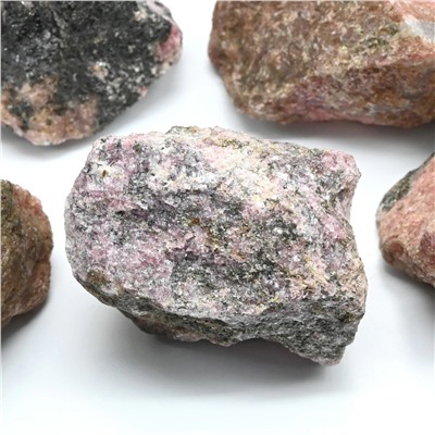 Минерал родонит 41*25*22мм, 40-40г (E)