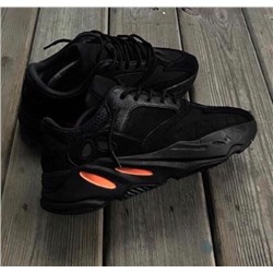Кроссовки Adidas Yeezy Boost 700 black