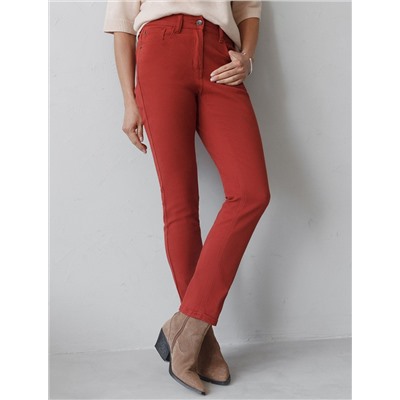 Джинсы из эластичного денима