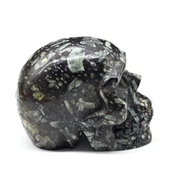 Череп из камня хризантем 79*48*60мм, 377г.
