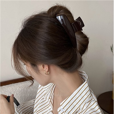 Заколка-краб для волос треугольный темно-коричневый