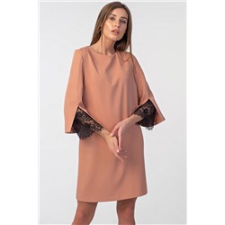 Платье прямое короткое миндальное