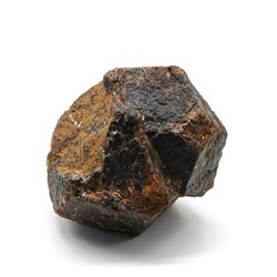 Гранат "Альмандин" самородный 82*62*59мм, 661г