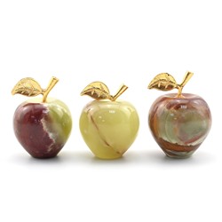 Яблоко из камня оникс 37*37*45мм.