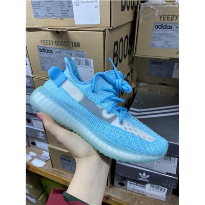Кроссовки Adidas Yeezy boost 350 V2 Ice Blue