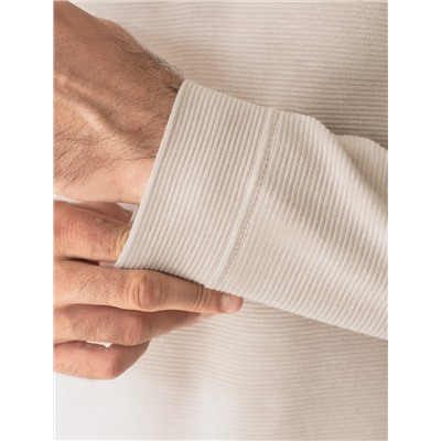 Лонгслив из мягкого фактурного трикотажа с плетеным воротником поло на пуговицах