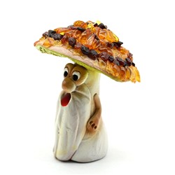 Фигурка покрытая янтарной крошкой гриб 60*75мм.