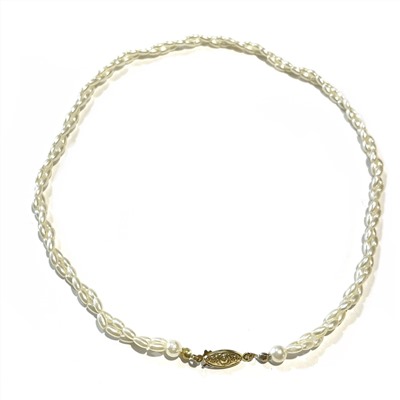 Бусы КРУЧЕНЫЕ ЖЕМЧУЖНЫЕ, на застежке (пластик, длина 46-48 см.), 1 шт.