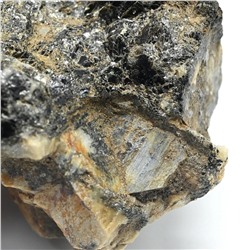 Корунд сапфир в породе 42*30*26мм, 33г