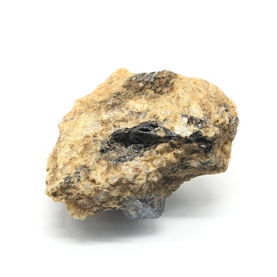 Корунд сапфир в породе 42*34*17мм, 23г