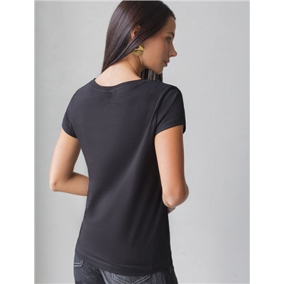 Нарядная футболка с блестящим принтом