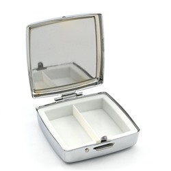 Карманная таблетница на 2 отделения с тигровым глазом, серебристая.