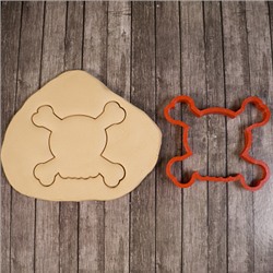 Вырубка для пряника  "Череп и кости" пластик, 11 см