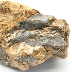 Корунд сапфир в породе 53*31*27мм, 45г