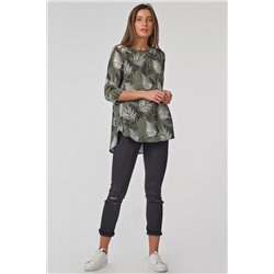 Блузка удлиненная свободная с принтом на зеленом