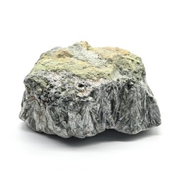 Самородный серафинит "Клинохлор" 83*65*43мм, 314г