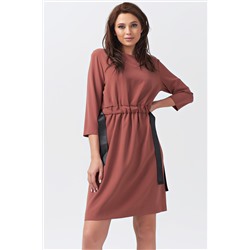 Платье повседневное прямое с кулиской на талии бледно-терракотовое