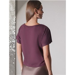 Нарядная футболка с блестящим принтом