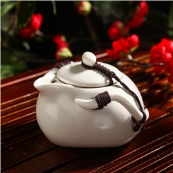 Набор для чайной церемонии керамический «Тясицу», 8 предметов: 4 пиалы 50 мл, чайник 120 мл, салфетка, щипцы, подставка, цвет бежевый