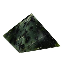 Пирамида из нефрита 35*35*24мм