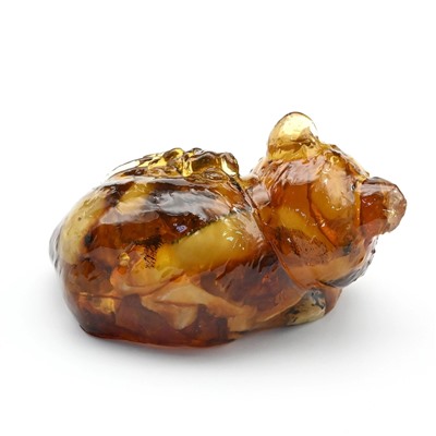 Фигурка Кот с мышкой с янтарем 75*45*45мм цв.коньячный, 69,6г