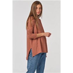 Джемпер трикотажный оверсайз в полоску на кирпичном