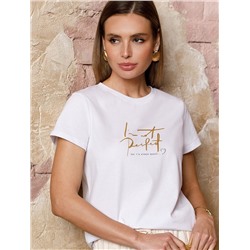 Футболка из 100% хлопка с авторским принтом.