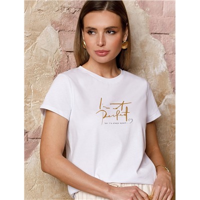 Футболка из 100% хлопка с авторским принтом.