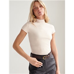 Футболка из фактурного трикотажа в рубчик