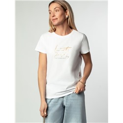 Футболка из 100% хлопка с авторским принтом.