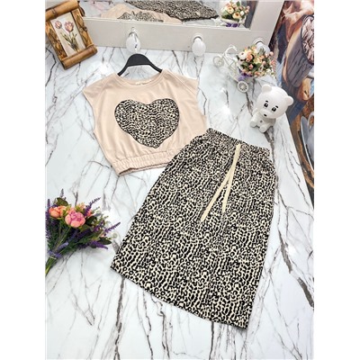 Костюм с юбкой 890328