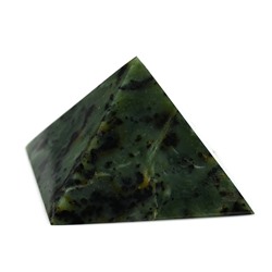 Пирамида из нефрита 40*40*25мм