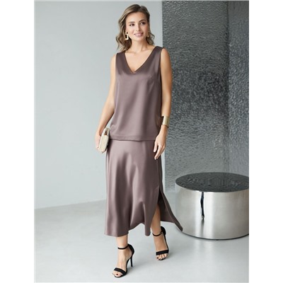 Элегантный топ с V вырезом из струящегося сатина