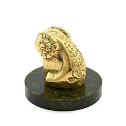 Знак зодиака из бронзы "Овен" на подставке из змеевика 50*50*42мм